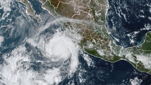 DVE OSOBE POGINULE U MEKSIKU: Udar tropske oluje Roslin i dalje traje