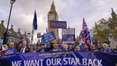 ПОМИЊАЊЕ БОРИСА ЏОНСОНА ЈЕ УВРЕДА ЗА НАЦИЈУ: Хиљаде људи демонстрирали у Лондону, траже повратак у ЕУ