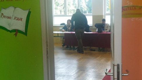 PONOVO GLASALI, NA TRI BIRAČKA MESTA OPET INCIDENTI: U Šavniku lokalni izbori, glasanje prekinuto na tri mesta
