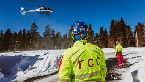 SPASIOCI IZ MOJKOVCA: Helikopterom stigli do snegom zavejanih stočara