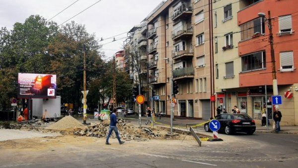 ЗА ОБНОВУ УЛИЦА - МИЛИЈАРДА: Ове јесени граде се и реконструишу многобројне саобраћајнице у свим деловима града,  од центра до обода