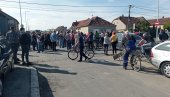 КРАЈ РАДОВА ИЛИ БЛОКАДА САОБРАЋАЈА: Протест у Батајници због спорог завршетка надвожњака, на који се дуго чекало