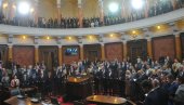 ЗАКЛЕТВА - ПЕЧАТ НА ВЛАДУ: Гласовима 157 посланика, у Скупштини изабран министарски тим који обећава искључиво просрпски курс