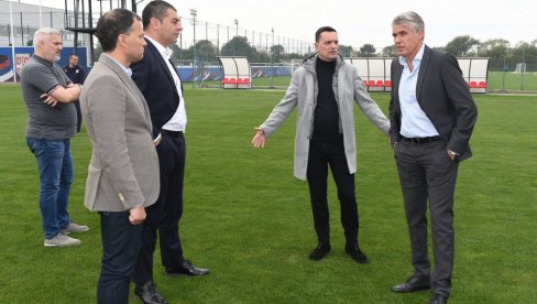OSTAO ZATEČEN: Prvi čovek UEFA za suđenje posetio Fudbalski savez Srbije