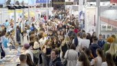 ĐACI SU DOBRI KUPCI: Školski dan na Međunarodnom sajmu knjiga juče obeležile uobičajene gužve i veliki broj dece i tinejdžera