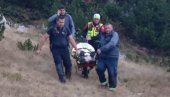 BIK GA UDARIO, ČOVEK LETEO DESETAK METARA: Spasilačka akcija na Durmitoru, povređenog čobanina spustili sa planine (FOTO)