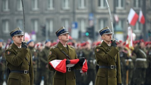 OD SUTRA NEMA NOŠENJA ORUŽJA: Poljska podigla nivo bezbednosti
