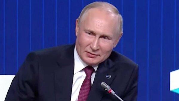 ТАТА, ЗАШТО ЈЕ ХЛАДНО? Путин испричао виц о западним санкцијама Русији (ВИДЕО)