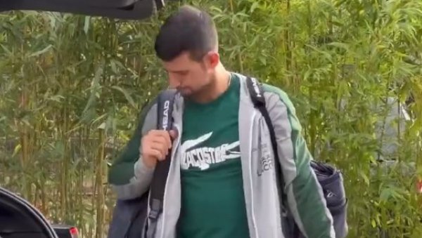 НЕКА СЕ ЧУВА ПАРИЗ, КРАЉ ЈЕ СТИГАО! Новак Ђоковић насмејалног лица дошао да покори француску престоницу