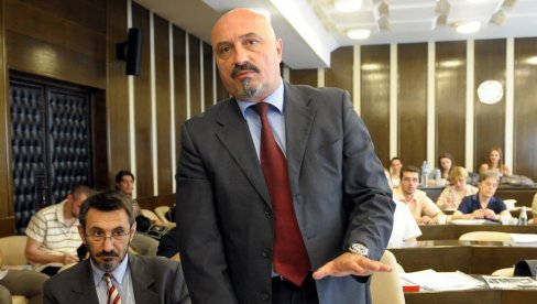 ЗБОГ ДОС-а ЈЕ УКИНУТА ПРЕСУДА И ЗАУСТАВЉЕНО ГОЊЕЊЕ НАТО ЗЛОЧИНАЦА: Адвокат Петронијевић о односу бивше власти према бомбардовању Србије