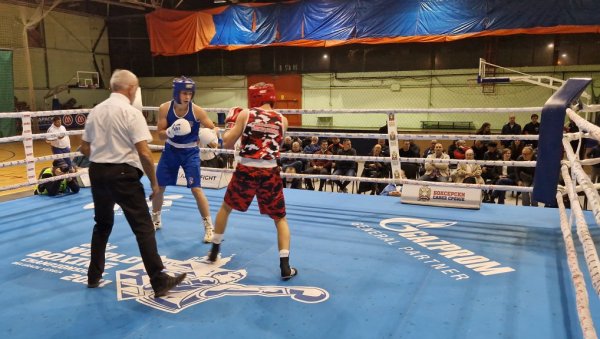 ДА СЕ ВЕЛИЧАНСТВЕНИ ЗВОНКО НИКАД НЕ ЗАБОРАВИ: Одржан меморијални турнир посвећен великану српског бокса