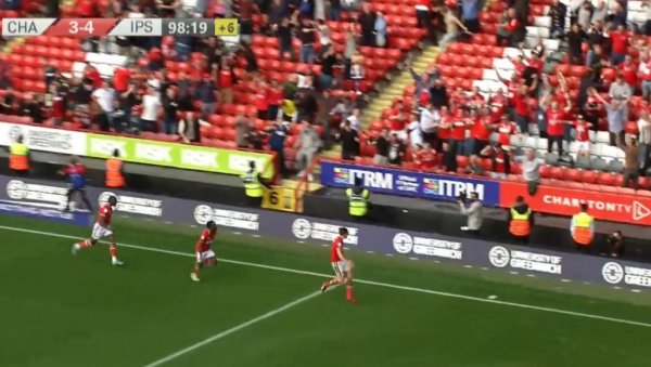 АУ, ШТА БИ ОВО? Погледајте потпуно луду завршницу меча у Енглеској! Четири гола у надокнади, осам укупно, чуда су могућа (ВИДЕО)