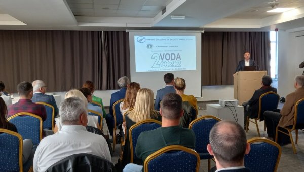 КАКО САЧУВАТИ ИЗВОРЕ ОД ЗАГАЂЕЊА: У Врњачкој Бањи одржан скуп о заштити водених ресурса