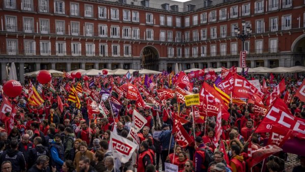 ПРОТЕСТИ У ШПАНИЈИ: Хиљаде фармера изашло на улице Мадрида