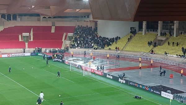 ЗВЕЗДА ЈЕ ЈЕДНА ВЕЛИКА ПОРОДИЦА: Гест кошаркаша пред дуел Лиге Европе одушевио Делије (ВИДЕО)