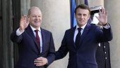 MAKRON U PANICI: Predsednik Francuske odložio posetu Nemačkoj zbog krize u zemlji