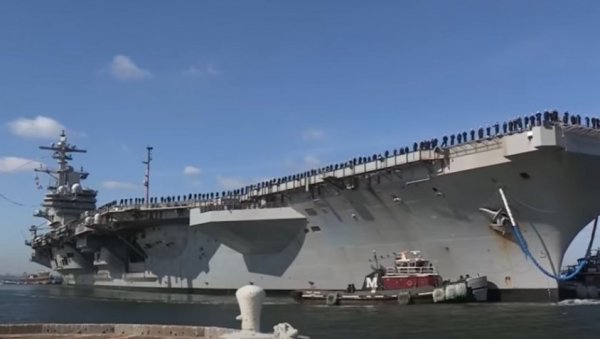 ЈЕДАН ОД НАЈВЕЋИХ РАТНИХ БРОДОВА УПЛОВИО У СПЛИТ: Носач авиона Џорџ Буш може да носи 90 авиона и 20 година плови без допуне горива (ВИДЕО)