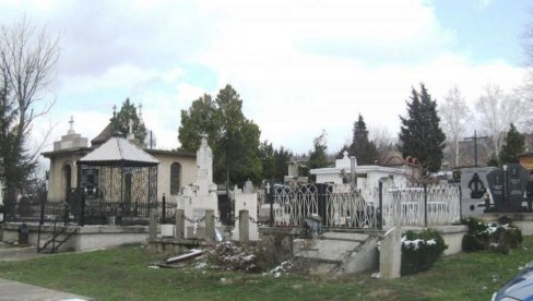 МИТРОВСКЕ ЗАДУШНИЦЕ У СУБОТУ: Посета градском гробљу у Параћину без возила