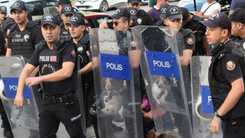 ВАНРЕДНО СТАЊЕ У ИСТАНБУЛУ: Али Сами Јен поприште фудбалског рата, полиција је спремна за ХАОС!