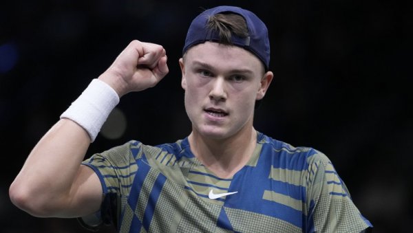 НОВАЧЕ, ТИ СИ МИ ОМИЉЕНИ ИГРАЧ: Холгер Руне још једном показао колико се диви Ђоковићу