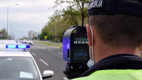 ZA VOLANOM SA 2,40 PROMILA ALKOHOLA: Prekršajna prijava vozaču iz Srbobrana za nasilničku vožnju