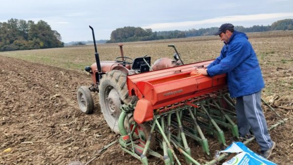 РАТАРИМА 180 МИЛИОНА КМ: Република Српска за наредну годину обезбедила пољопривредницима рекордан аграрни буџет