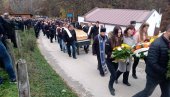 ДЕЦА ИСПРАТИЛА ОЦА: Сахрањен полицајац Марко Поповић (36) који је страдао у тешкој несрећи на Златиборској магистрали