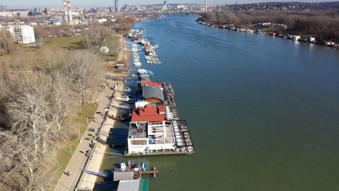 MORAJU DA SKLONE SPLAVOVE: Vlasnici plutajućih objekata koji su zaključili ugovor o zakupu dobili dopis od Grada