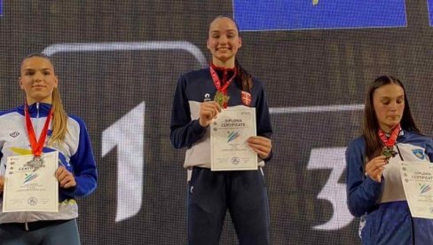 ZLATNA DUNJA: Mlada karatistkinja iz Zrenjanina donela Srbiji medalju sa Balkanskog šampionata (FOTO)