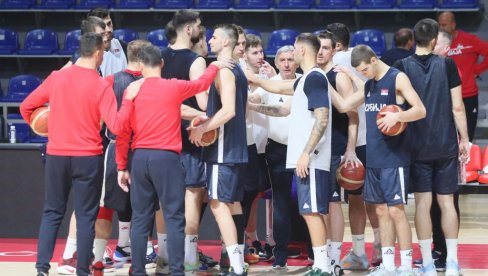 PEŠIĆEVI MARATONCI PRED CILJEM: Milutinov i Davidovac u štafeti za Mundobasket