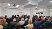 NA NASILJE NE SMEMO DA ĆUTIMO: Odbornici SNS-a u Skupštini Beograda odriču se nadoknada u korist Sigurne kuće