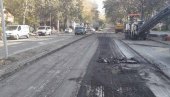 ASFALTIRAJU KOLOVOZE : Sutra počinje još jedna sanacija saobraćajnica u Novom Sadu