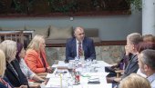 SPAS USVAJANJE ZAKONA O MAJCI: Udruženje višečlanih porodica Srpske Četiri plus održalo sastanak u Trebinju