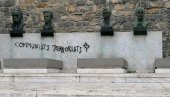СПРЕЈОМ ПО ГРОБНИЦИ ЧЕТВОРИЦЕ ХЕРОЈА: Споменик на Калемегдану поново на мети хулигана