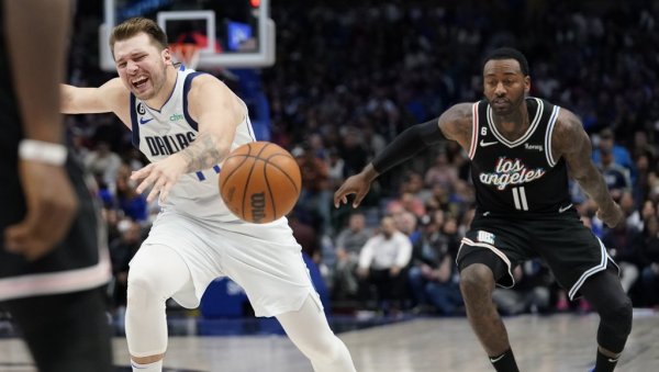 ЛУКА МАГИЈА: Овако је нестварни Дончић тројком срушио Клиперсе, а потом збунио публику (ВИДЕО)