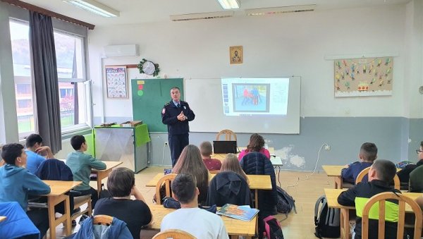 СТОП ВРШЊАЧКОМ НАСИЉУ: Предавања за основце у Угљевику