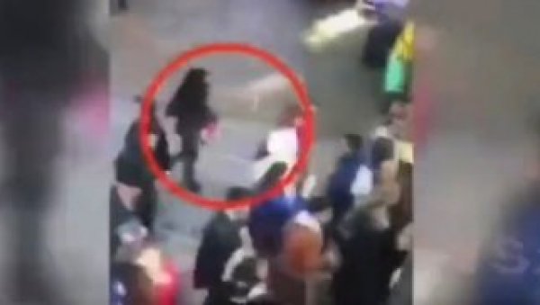 ПОЈАВИО СЕ НОВИ СНИМАК ЖЕНЕ КОЈА ЈЕ ОСТАВИЛА БОМБУ У ИСТАНБУЛУ: Камере забележиле најбитније моменте (ВИДЕО)