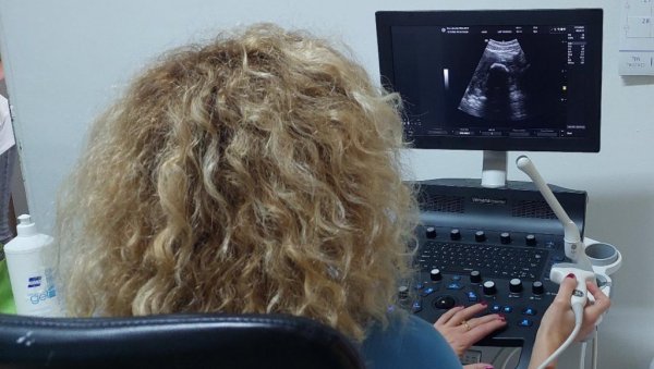 БОЉИ УСЛОВИ ЗА ПАЦИЈЕНТКИЊЕ: Нова опрема Служби за здравствену заштиту жена ДЗ Краљево