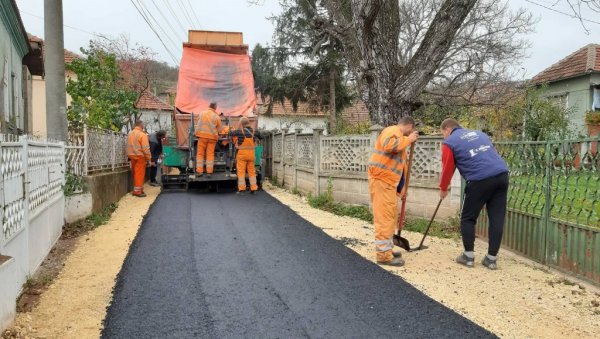 НЕМА ВИШЕ ГАЖЕЊА БЛАТА: Нови асфалт за седам сокака у Сењу код Ћуприје
