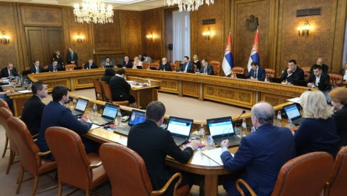 SUTRA SEDNICA VLADE: Pred ministrima zaključci sa sastanka sa Srbima sa KiM