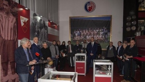 ВЕК РАЈКА МИТИЋА: Црвено-бели свечано отворили изложбу поводом стогодишњице рођења прве Звездине звезде