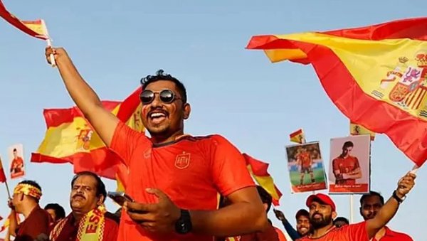 ВЕЛИКИ СКАНДАЛ ПРЕД МУНДИЈАЛ: Катар оптужен да плаћа лажне навијаче да бодре учеснике? Oгласиле се власти (ВИДЕО)