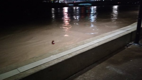 ДРАМА У ПРИЈЕПОЉУ: Киша не престаје, река Лим се излила на три места, вечерас заседао Штаб за ванредне ситуације (ВИДЕО)