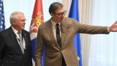 VUČIĆ SUTRA SA HILOM: Sastanak sa ambasadorom SAD u zgradi Generalnog sekretarijata predsednika Republike