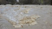 TIMOVI ZA SPASAVNJE U PRIPRAVNOSTI: Poplave prete mnogim područjima zbog najavljenih padavina