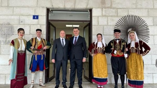 ПОСЕТИО ДВА ПРИМОРСКА ГРАДА: Градоначелник Новог Сада у Будви и Тивту