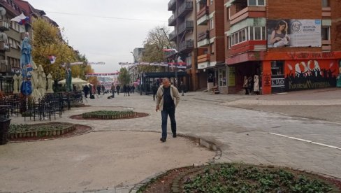 УБИ НАС НЕИЗВЕСНОСТ: Грађани Северне Митровице стрепе шта ће донети наредни дани