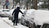 ŠTA DA URADITE DA VAM SE STAKLA NA AUTU NE SMRZNU: Stručnjak objasnio kako da najbolje spremite vozilo za zimu
