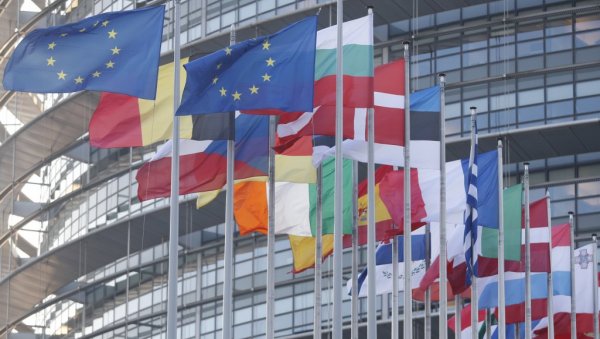 САНКЦИЈЕ РУСИЈИ ДИМНА ЗАВЕСА ЗА ПРИЗНАЊЕ ТЗВ. КОСОВА: Европски парламент тражи да одустанемо од територијалног интегритета