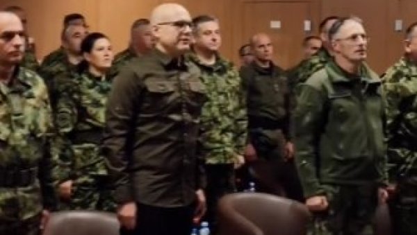 СРЦЕМ УЗ СРБИЈУ, СРЦЕМ УЗ ОРЛОВЕ: Министар Милош Вучевић показао како се воли своја земља (ВИДЕО)